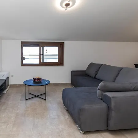 Gulin Apartment